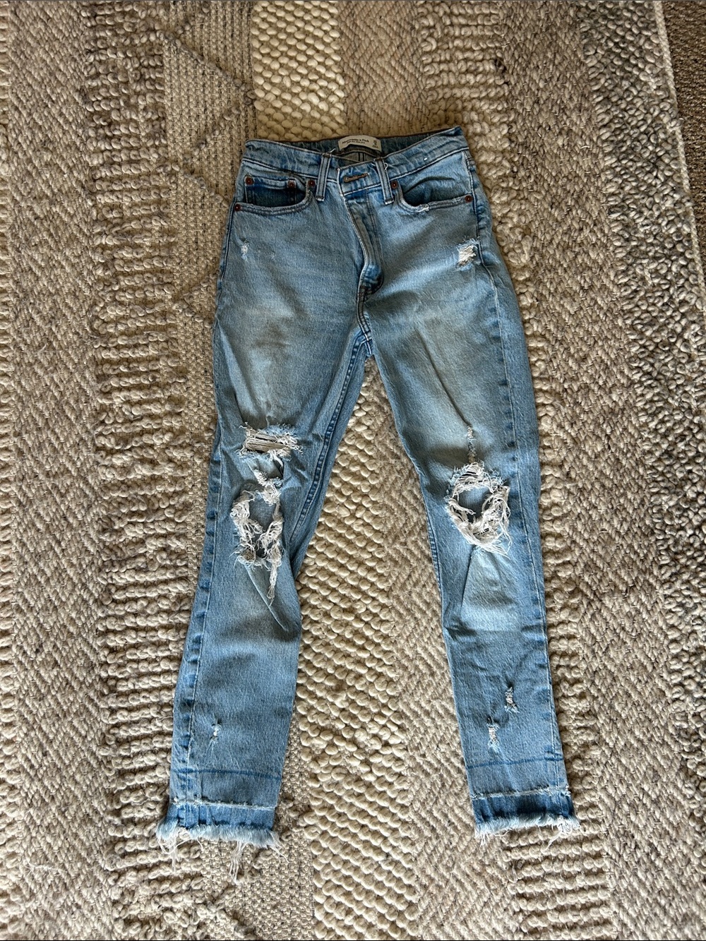 Abercrombie & Fitch Light Blue Distressed Cropped Jeans